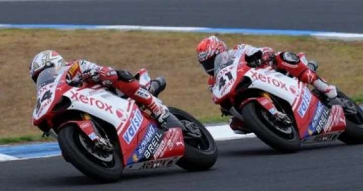WSBK a Phillip Island: Uragano Fabrizio chiude in testa, Haga e Spies inseguono