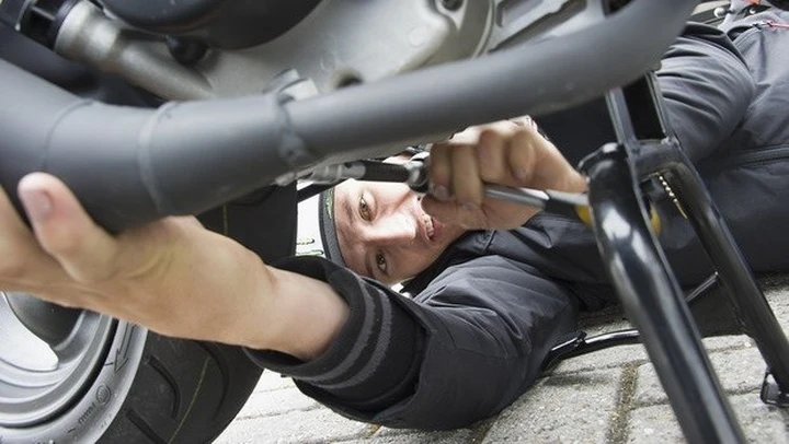 Revisione auto e moto: dal 1° gennaio 2015 arrivano le telecamere