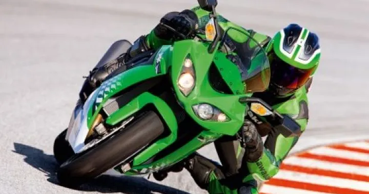 Nuove foto della Kawasaki Ninja ZX-10R 2010