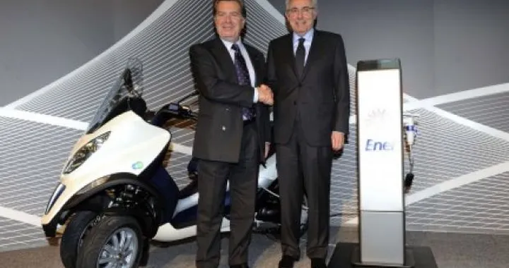 Enel e Piaggio siglano un accordo per lo sviluppo della mobilità elettrica