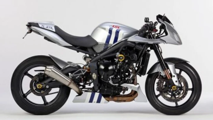 Special: TL-675 Street Triple by LSL
