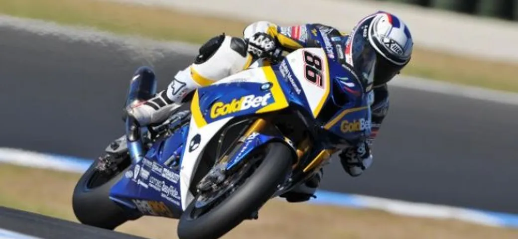 Superbike, Imola: Badovini soprende tutti nelle libere. Checa terzo, quinto Biaggi