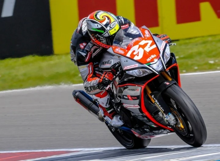 Superstock 1000 Assen 2015: Savadori si impone su De Rosa