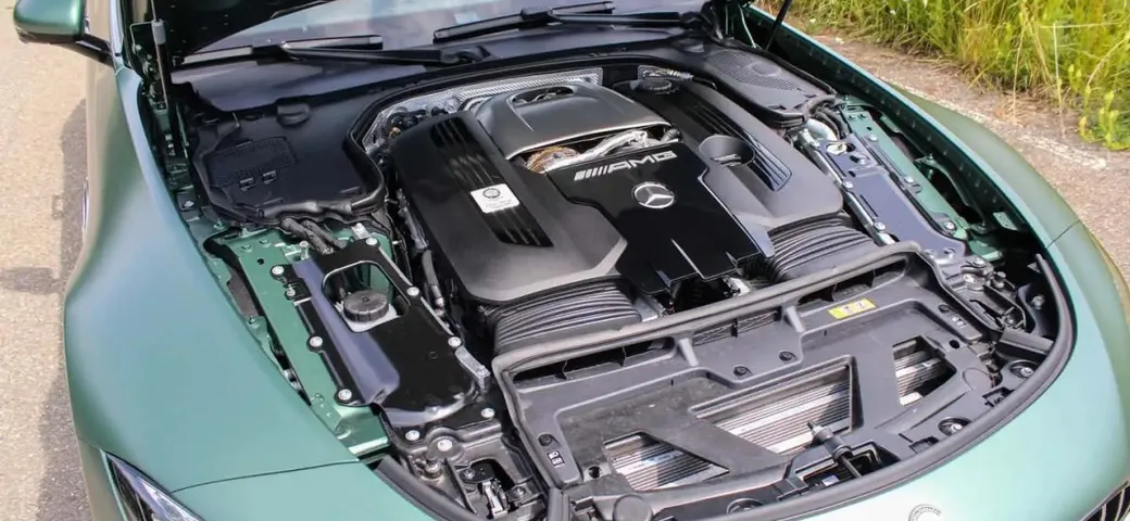 Mercedes-AMG: meglio il V8 o l'ibrido a 4 cilindri?