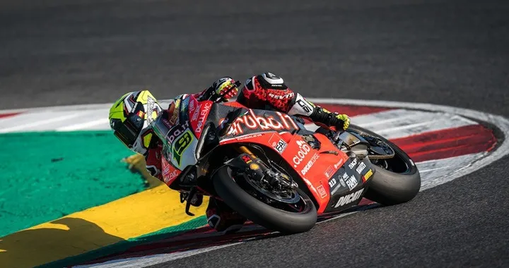 Superbike Portimao: Bautista torna alla vittoria in Gara-2