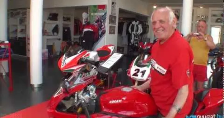 A 85 éves Bálint Mátyás új Ducati 1199 Panigale S motorja