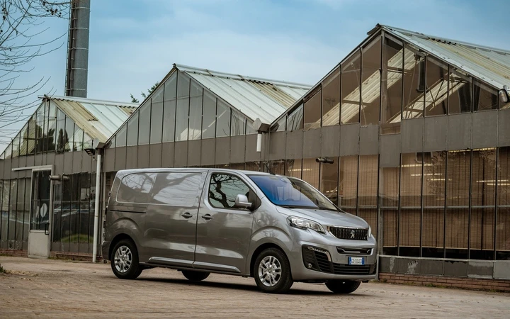 Peugeot e-Expert: prima prova del nuovo van elettrico