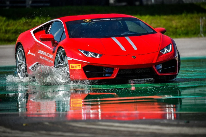 Lamborghini Huracan: in pista con Casey Stoner [Video]