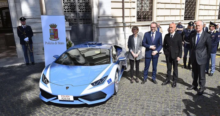 Lamborghini Huracàn consegnata alla Polizia di Stato