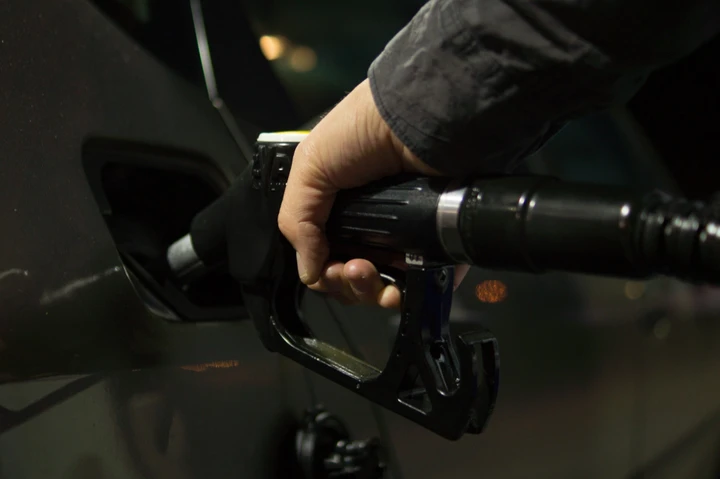 Prezzo carburanti 2021: in Italia aumenti per benzina e diesel