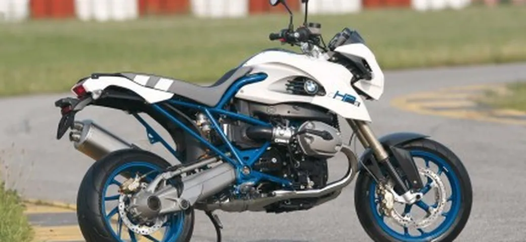 Presentata la nuova BMW HP2 Megamoto