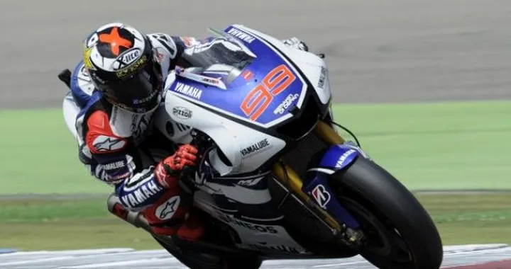 MotoGP, Mugello: Lorenzo primo nella FP1 davanti alle Honda, 4° Hayden, 7° Rossi