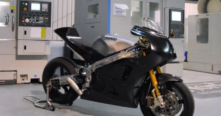 La Norton torna al TT con il motore della RSV4