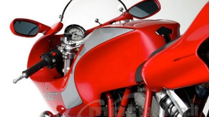 Due MH900 su eBay per 1 milione di dollari