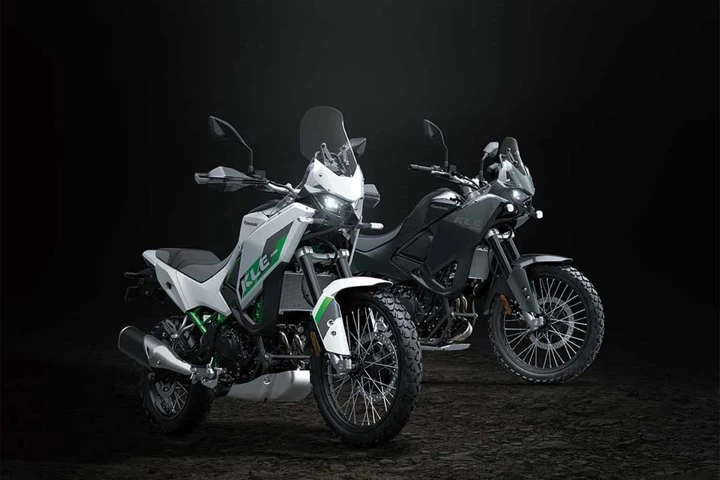 Kawasaki KLE500: il ritorno dell'adventure compatta con motore 451 cc