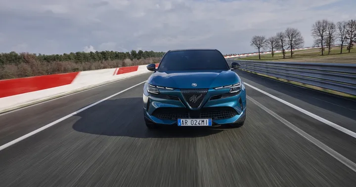 Alfa Romeo serie speciale Intensa: lusso e sportività in edizione limitata