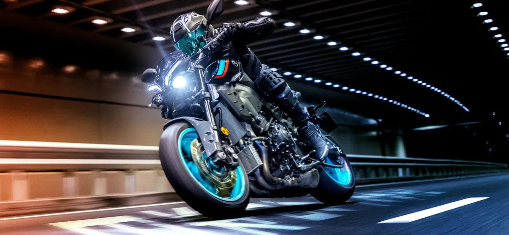 Yamaha MT-10 2022, torna la hypernaked: foto e caratteristiche