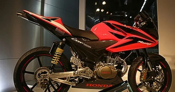 Honda CBF 150 Racing
