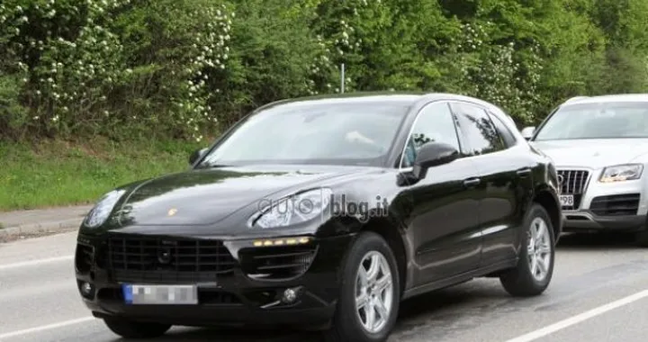 Foto spia Porsche Macan