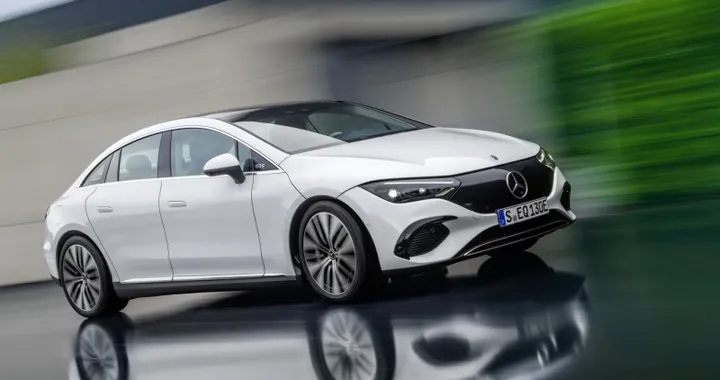 Mercedes-Benz EQE: la nuova berlina executive elettrica