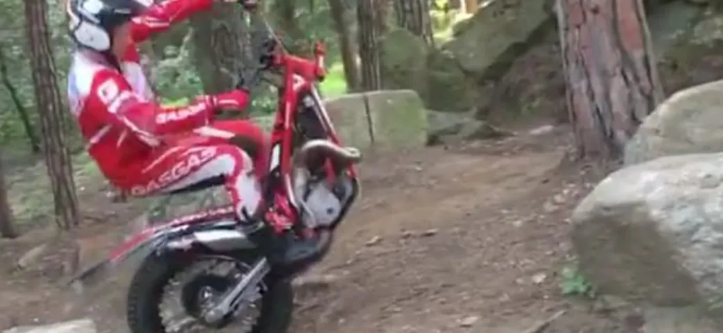 In azione con una mono-Trial [Video]