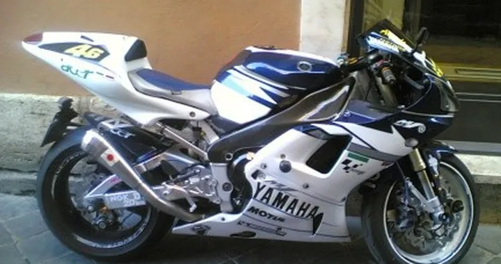 Foto del giorno: Yamaha M1?