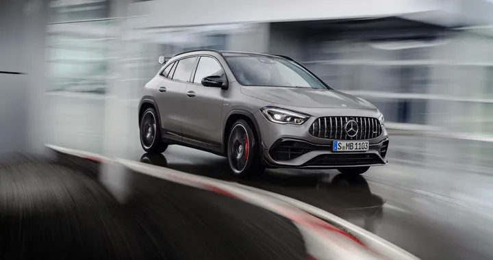 Mercedes-AMG GLA 45 4MATIC+: 421 CV di potenza