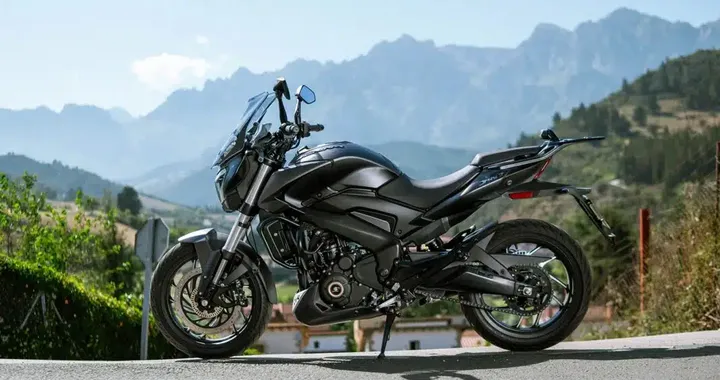Bajaj Dominar 400: la moto perfetta per viaggiare a Pasqua