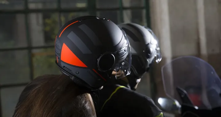 Caberg Uptown: il casco jet debutta nella collezione 2023 [FOTO]