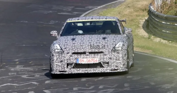 Nissan GT-R Nismo: foto spia del Nurburgring