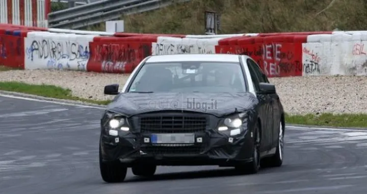 Mercedes Classe S: anticipazioni sulla W222