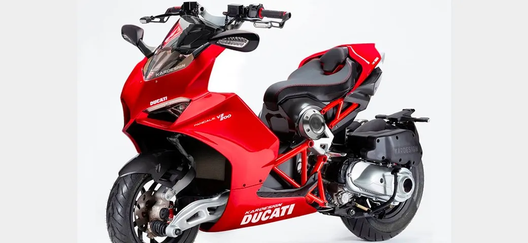 Kardesign presenta un ibrido fra Italjet Dragster e Ducati Panigale V4