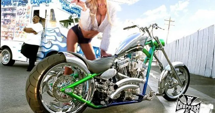 Sexy Bikers: bellezze da desktop