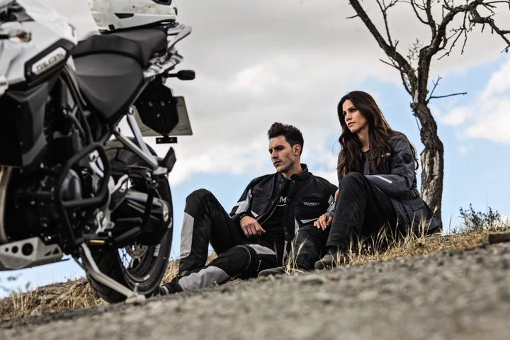 Abbigliamento: collezione Triumph Primavera-Estate 2015