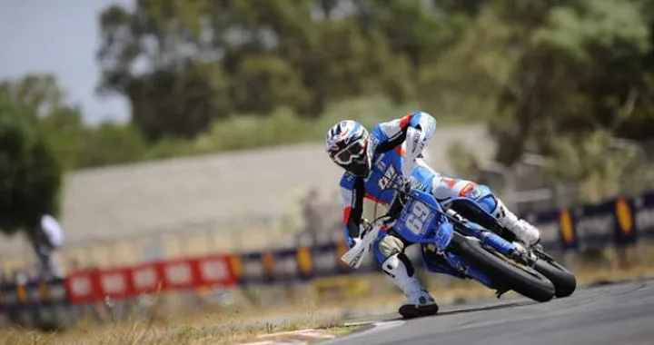 Supermoto: Davide Gozzini domina il GP di Sicilia e conquista la leadership in campionato