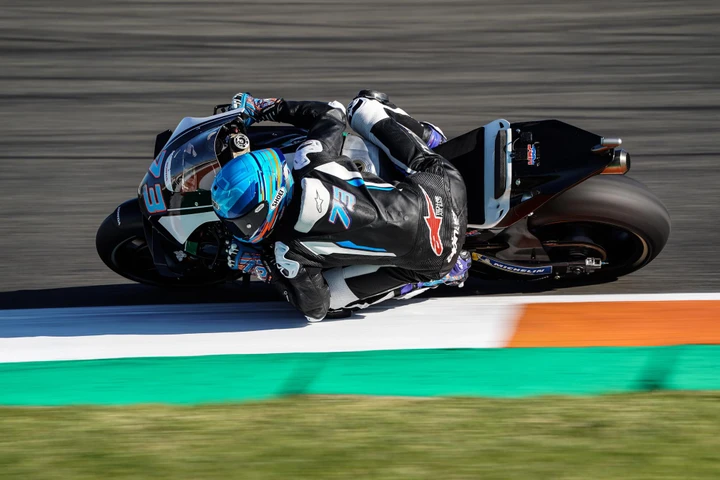 MotoGP, la “questione” dei fratelli Marquez ripropone l’interrogativo: chi comanda nel motomondiale?