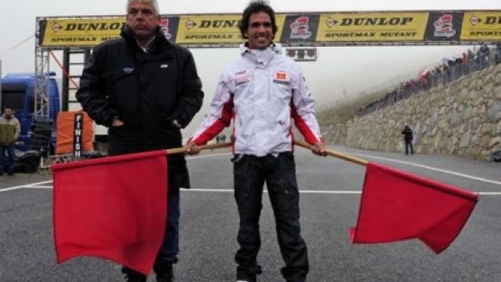 Toni Elias al GP Supermoto di Andorra... come sbandieratore