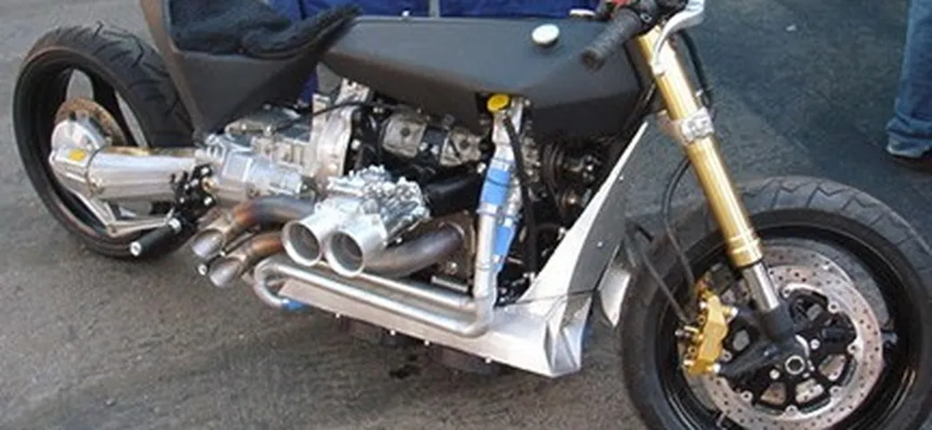 Una moto con il motore rotativo della Mazda