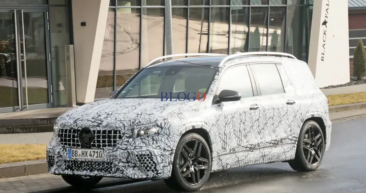 Mercedes-AMG GLB 35: foto spia su strada