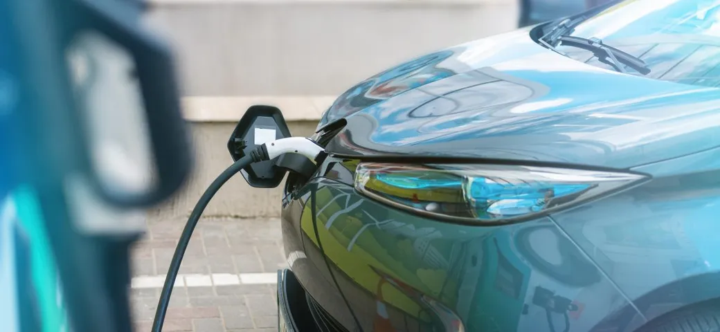 Auto elettriche: la sostituzione batteria potrebbe costare meno di un motore termico