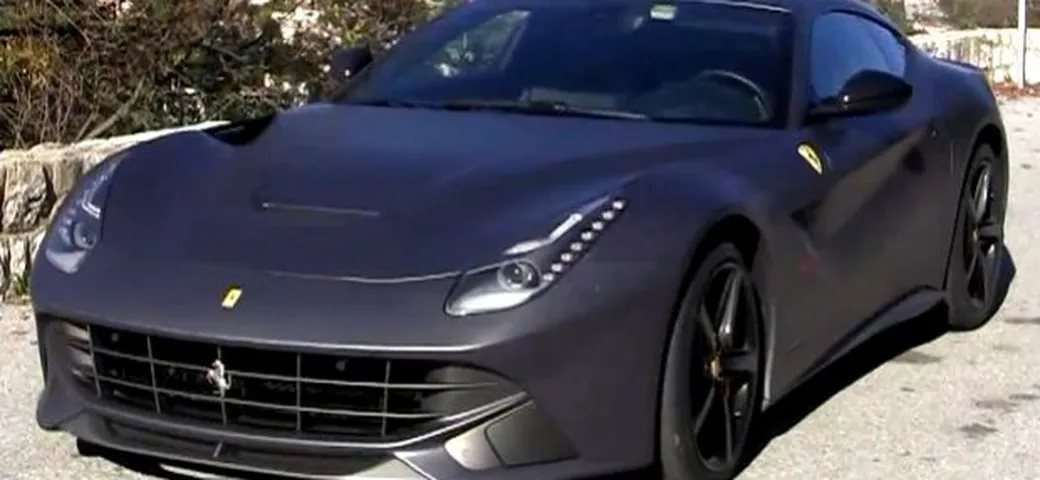 Ferrari F12: il sound in montagna in video