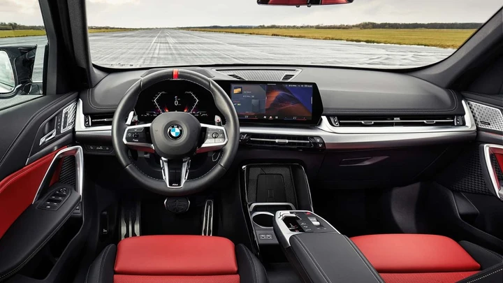BMW X1, il nuovo tecnologico abitacolo: salto di qualità