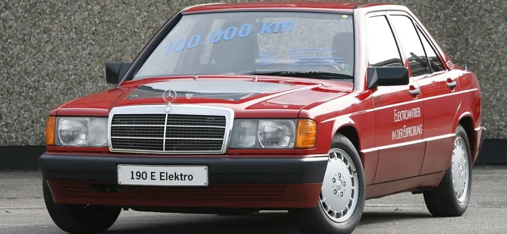 Auto e Moto d’Epoca: Mercedes racconta la storia delle elettriche e delle wagon