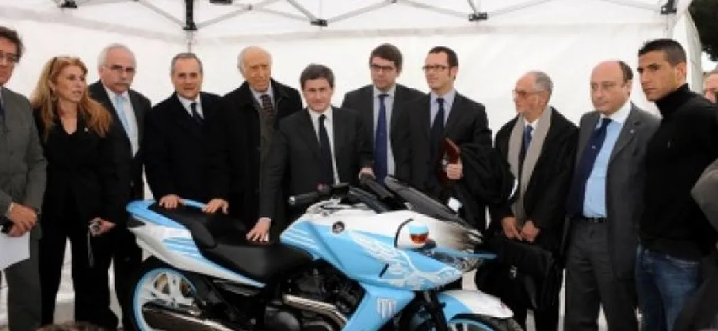 Honda DN-01 per beneficenza ed in “Test Ride” in Italia