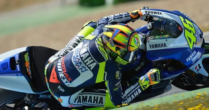 MotoGP, Le Mans: Rossi tallona Pedrosa e Lorenzo nelle FP1