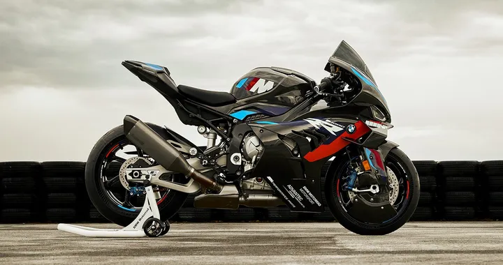 BMW M 1000 RR 2023, la nuova superbike