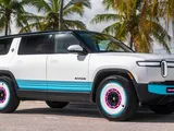 Rivian punta tutto sull'effetto nostalgia con la R1S Miami Edition