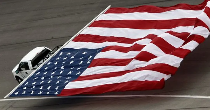Ford Mustang: il patriottismo della Ford EcoBoost 400 in Video