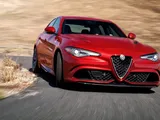 Inseguimento ad alta velocità a Los Angeles: Alfa Romeo Giulia sfugge alla polizia
