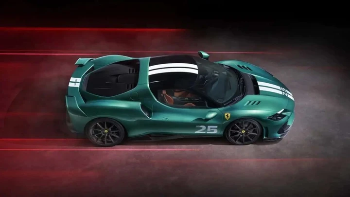 Ferrari prepara una 296 più estrema: potrebbe perdere l'ibrido e tenersi soltanto il V6